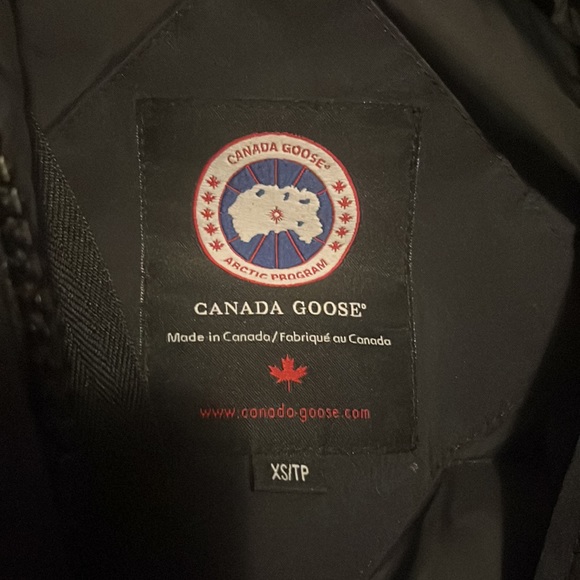 canada goose jacket - Picture 3 of 7